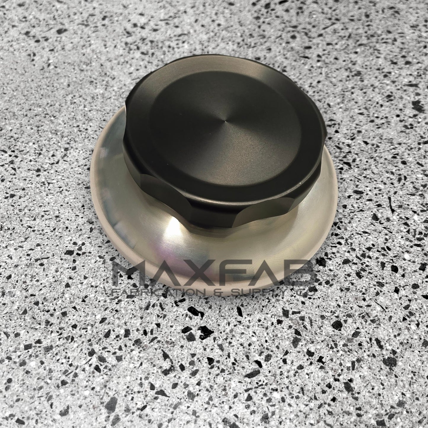 Aluminium filler cap and neck