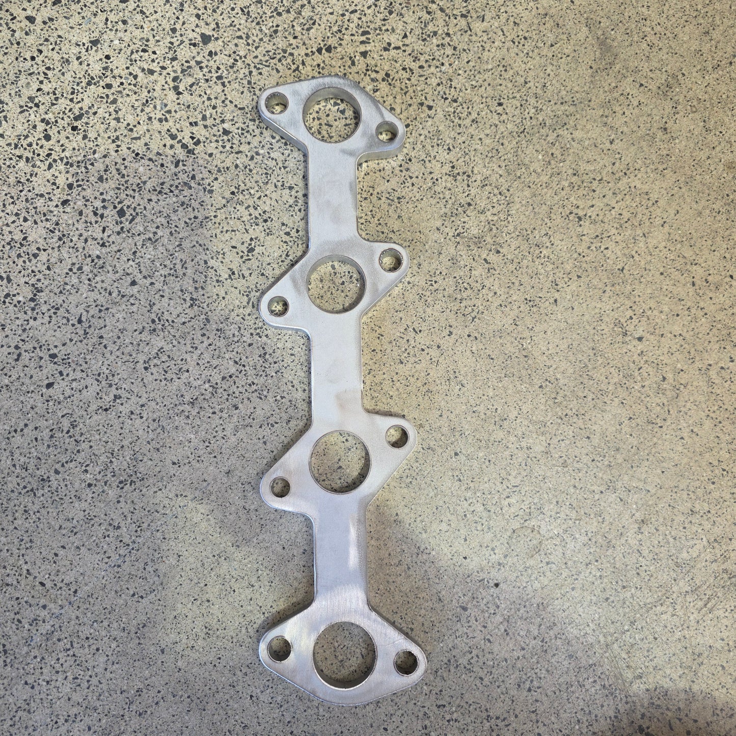 Exhaust manifold flange to suit Toyota 1KZ