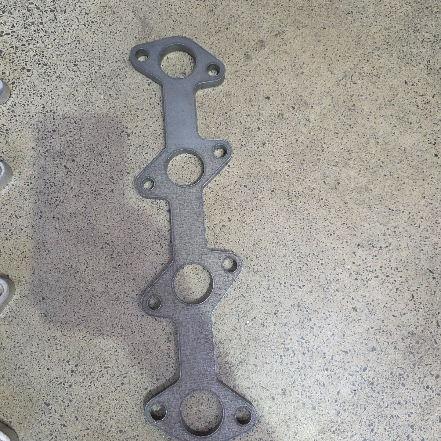 Exhaust manifold flange to suit Toyota 1KZ